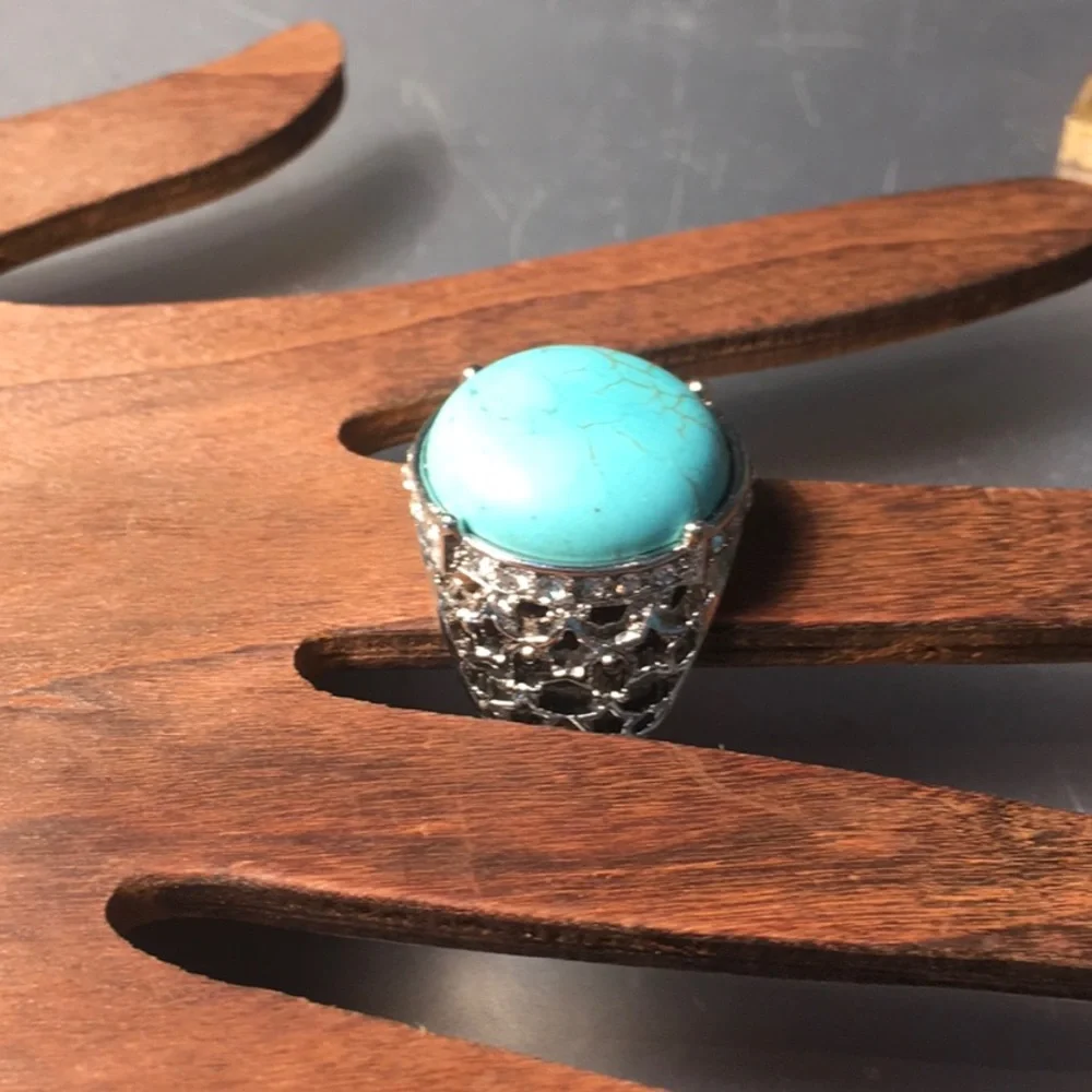 BLING RING-Turquoise/rhinestone/silver tone filagree, prong set, size 8 NWOT - Picture 6 of 12